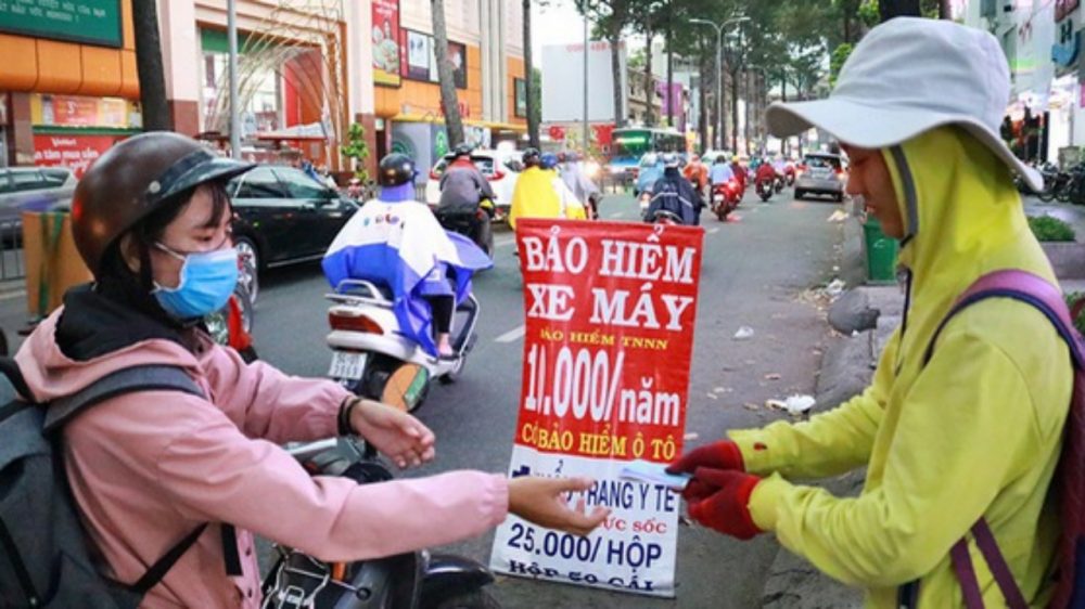 Bảo hiểm xe máy lề đường