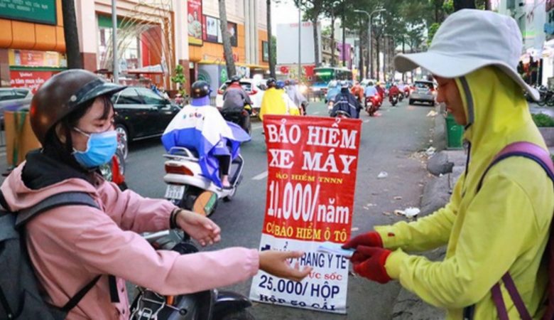 Bảo hiểm xe máy lề đường