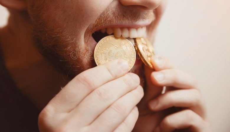 Dùng lực tác động lên vàng để thử vàng giả